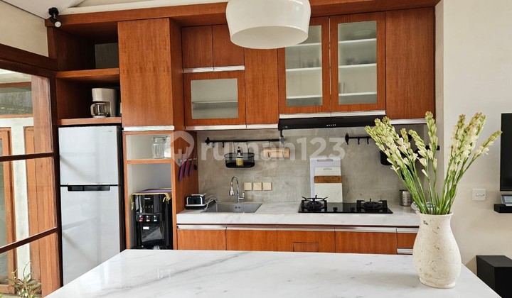 Modern Villa with Spacious Outdoor Areas - Prime Location Near Berawa & Batu Bolong