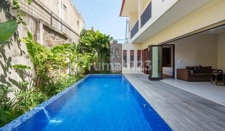 Freehold - Elegant 3-Bedroom Freehold Villa in Kerobokan, Bali