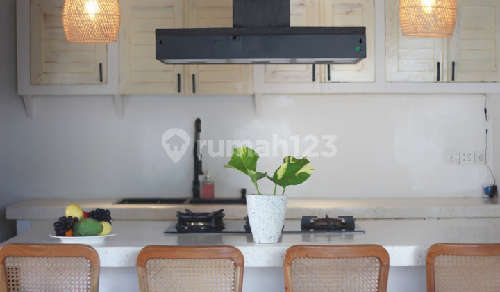 Leasehold - Contemporary 2-Bedroom Villa in Umalas with Rooftop Pool and Scenic Views