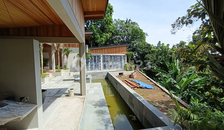 Leasehold - Elegant Riverside Villa with Unique Step-Down Design in Buwit, Bali
