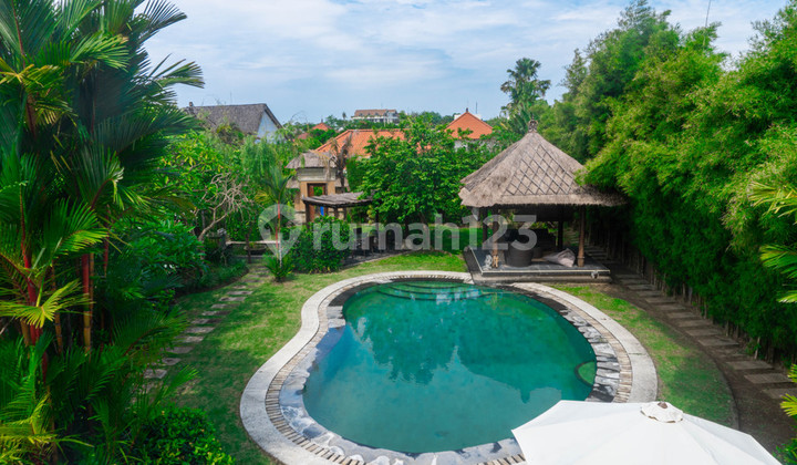 Freehold - Tropical Estate With Huge Garden - Walking Distance To Berawa Beach, Canggu, Bali 2