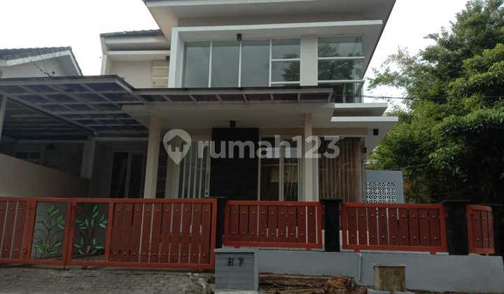 Semi-Furnished Ready-to-Occupy House in Dieng Sukun Malang Area Semi-Furnished Ready-to-Occupy House in Dieng Sukun Malang Area