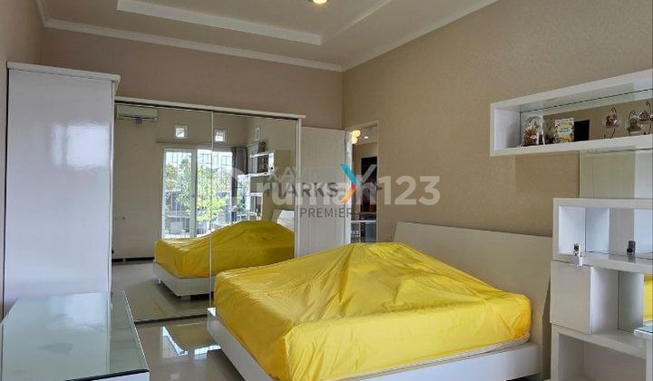 Rumah Premium Full Furnished dengan Private Pool di Istana Dieng, Malang 2