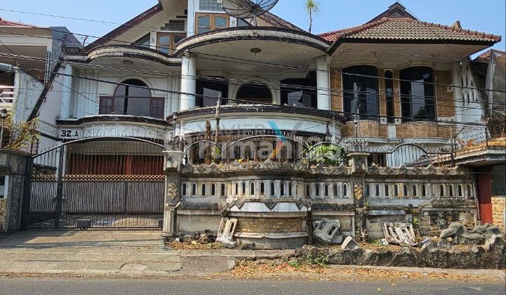 House on Tidar Main Road Axis, Malang