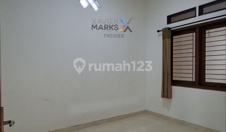 Well-Maintained House in Lowokwaru Near Candi Candi Soekarno Hatta, Malang 2