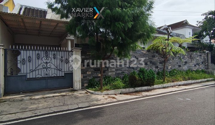 House Location on Bunga-Bunga Street, Lowokwaru, Malang House Location on Bunga-Bunga Street, Lowokwaru, Malang