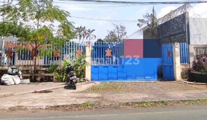 Wide Road Row Warehouse in Pandanwangi Malang Wide Road Row Warehouse in Pandanwangi Malang
