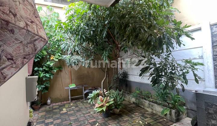 Beautiful Well-Maintained House Ready to Occupyteluk teluk malang streetnear Arjosari 2