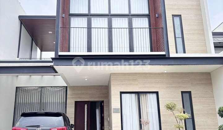 Quick House Villa With Private Pool in Batu City