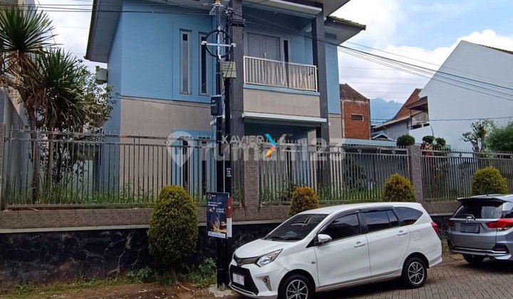 Rumah Villa di Daerah Jalan Abdul Gani, Batu Malang Rumah Villa di Daerah Jalan Abdul Gani, Batu Malang