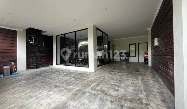 Plummeting Prices of Contemporary Aesthetic Luxury Homes Plummeting Prices of Contemporary Aesthetic Luxury Homes