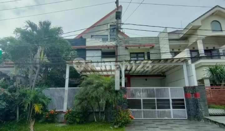 Rumah Mewah Nol Jalan Raya 1 Menit ke Universitas Brawijaya & Area Komersil Soekarno Hatta Rumah Mewah Nol Jalan Raya 1 Menit ke Universitas Brawijaya & Area Komersil Soekarno Hatta