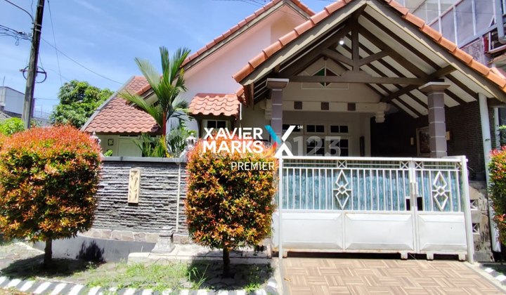 Rumah Terawat Baik - Posisi Hook - Hadap Tamanlokasi : Perumahan Griyashanta, Lowokwaru - Kota Malang