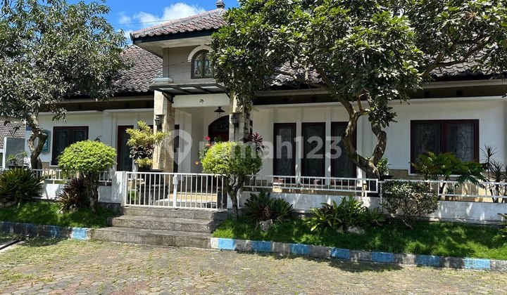 Fast Active Villa Strategic Location Near Jatim Park 3 Batu Fast Active Villa Strategic Location Near Jatim Park 3 Batu