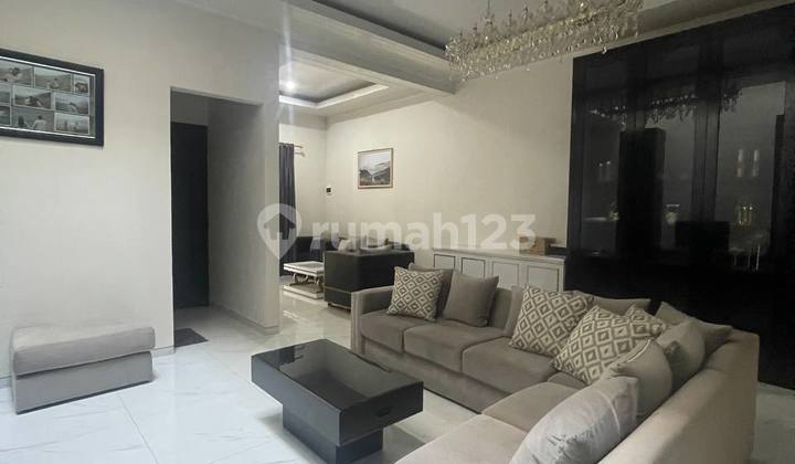 Rumah Baru 3 Lantai Full Furnished 5 Kamar Siap Huni di Blok Depan Pbi Araya Malang 2