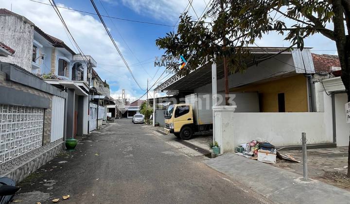 Strategic House in the Purwantoro Blimbing Metal Area, Malang 2