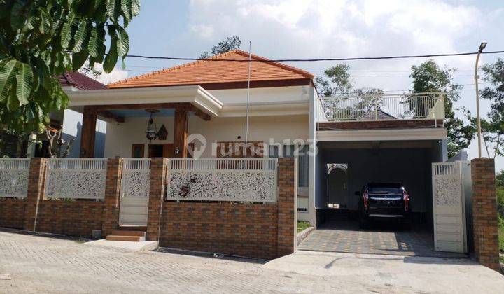 Rumah Baru Semi Furnished SHM di Green Hill Jolotundo , Mojokerto 1