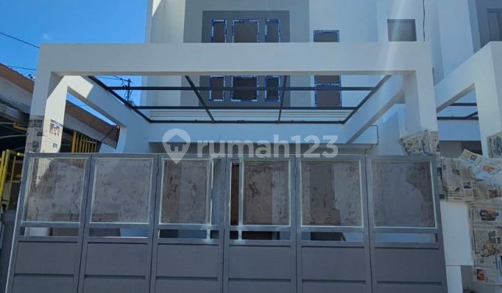 Brand New 3-Storey House with Cool SHM at Pondok Tjandra Sidoarjo EMA 348 Brand New 3-Storey House with Cool SHM at Pondok Tjandra Sidoarjo EMA 348