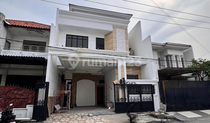 Rumah Gress Semi Klasik 2 LT SHM Babatan Pantai Surabaya Timur Bw 425