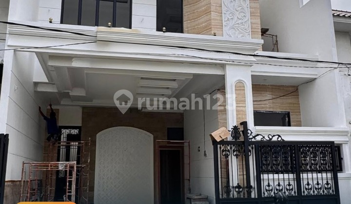 Rumah Gress Semi Klasik 2 LT SHM Babatan Pantai Surabaya Timur Bw 425 2