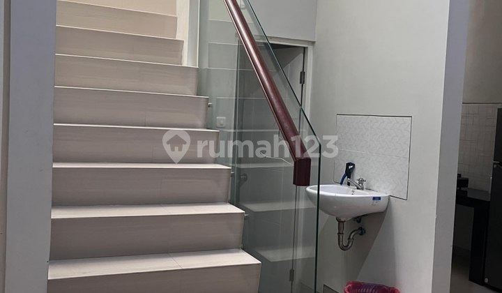 Ready-to-Occupy 2-Storey House with SHM in Sutorejo, East Surabaya Ad 142 2