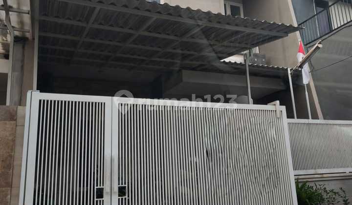 Rumah Minimalis 2 lantai SHM Babatan Pantai SAFE 86 Rumah Minimalis 2 lantai SHM Babatan Pantai SAFE 86