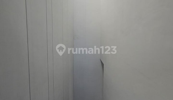 New 2-Storey House with SHM in Taman Gayungsari, South Surabaya, Ema 388 2