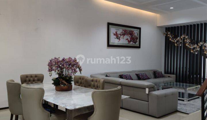 Jual rumah lux singgasana pradana bandung 2