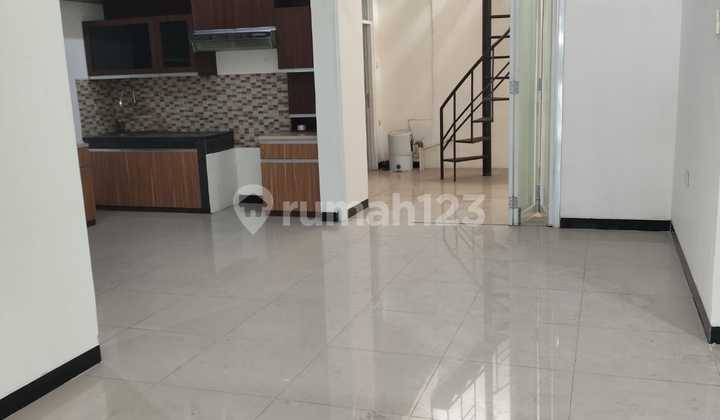 For Rent: Taman Kopo Indah V Residential House, South Bandung