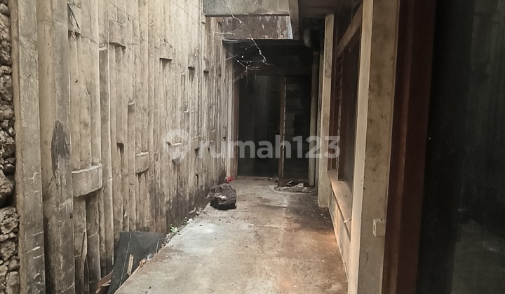 Rent a Sudirman Main Road Shop Space, Usable as a Nightclub Bandung