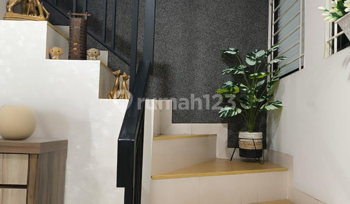 Rumah Semi Furnish Rapi Siap Huni @ Regency Melati Mas 2