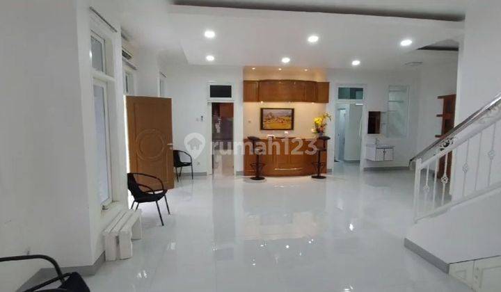 Rumah hook 2 lantai paduan seni klasik modern @Regency melati mas 2