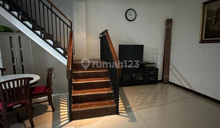 Rumah bagus 2 lantai fully furnished di Villa melati maa 2