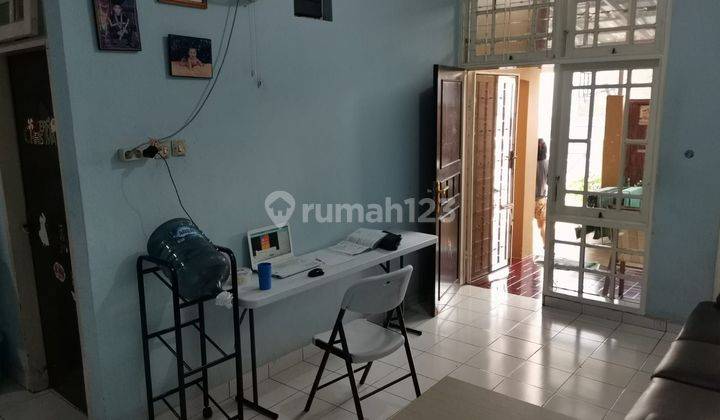 Rumah di lokasi nyaman bebas banjir di Villa melati mas 2