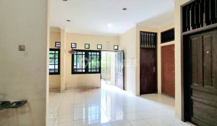 Rumah siap huni lokasi bagus di Villa melati mas 2