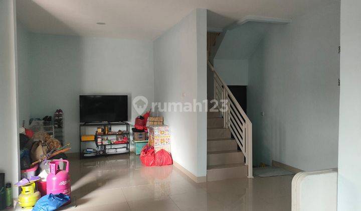 Rumah 2 lantai siap huni di Villa melati mas 2