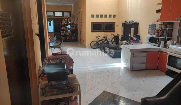 Rumah 2 lantai siap huni di Villa melati mas 2