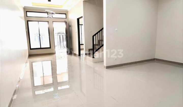 Disewakan Rumah Baru Gress 2 Lantai Semi Furnished @ Villa Melati Mas Disewakan Rumah Baru Gress 2 Lantai Semi Furnished @ Villa Melati Mas