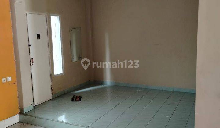 Rumah Full Renovasi Rapi Dan Siap Huni 3 Lantai 2