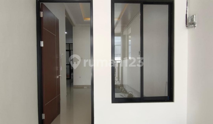 Dijual Rumah 2 Lantai Baru Gress @ Villa Melati Mas 2