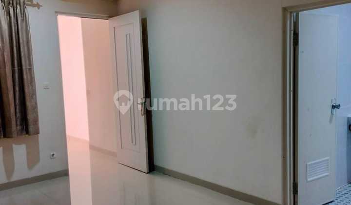 Dijual Rumah 2 Lantai Terawat Siap Huni @Regency Melati Mas 2