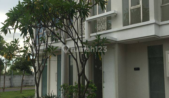 Disewakan Murah Rumah Grand Pakuwon Tandes  1