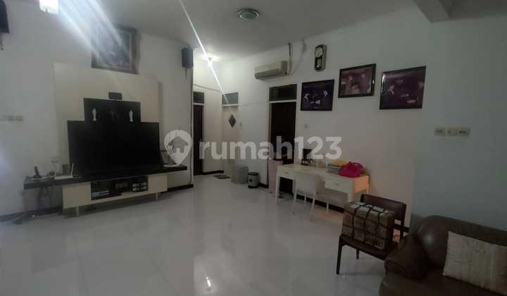 Disewakan Rumah Darmo Harapan Siap Huni Luas  2