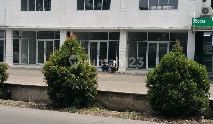 3-Unit Terrace Shophouse in Tangerang 2