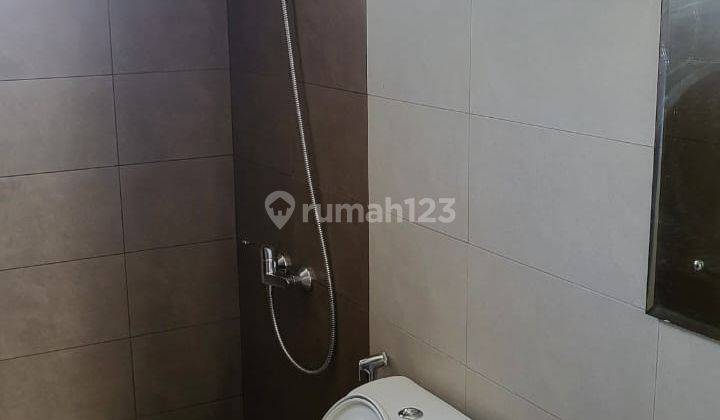 Rumah kontrakan rapih siap huni di cluster Regia Sumarecon Crown Bekasi 2