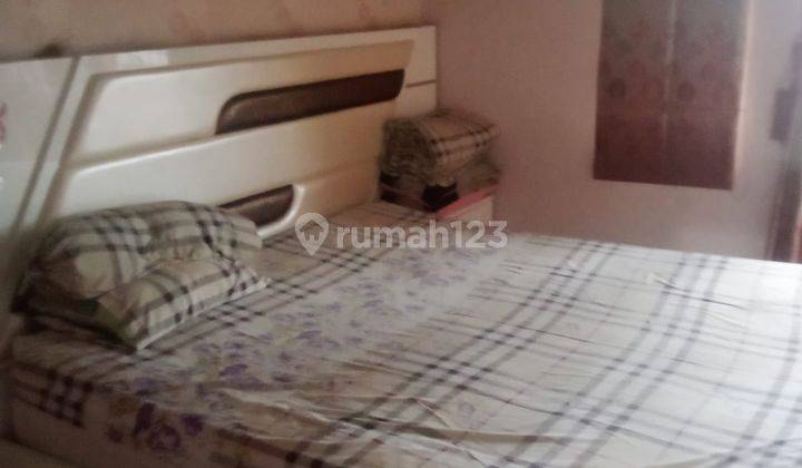 kamar tidur rumah 3 lantai di grand