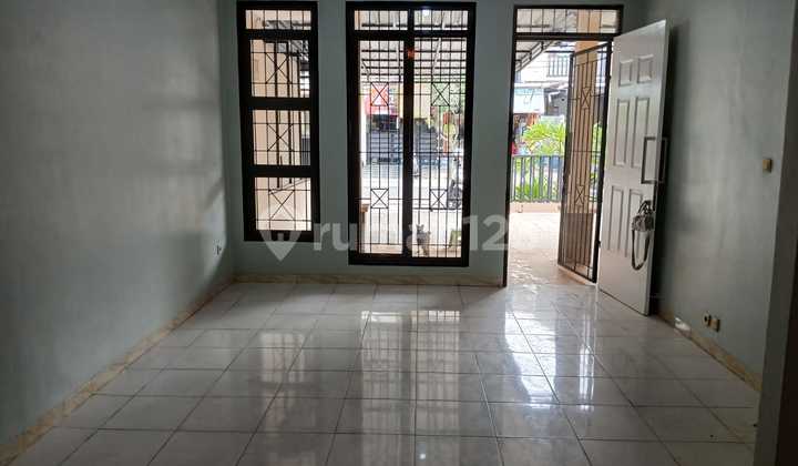 Rumah rapih siap huni di metland bekasi