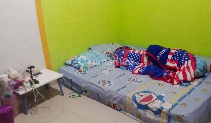 kamar tidur rumah 3 lantai di grand