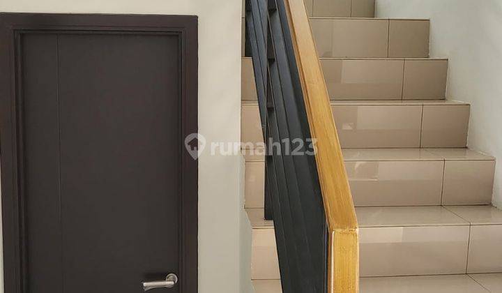Rumah kontrakan rapih siap huni di cluster Regia Sumarecon Crown Bekasi 1