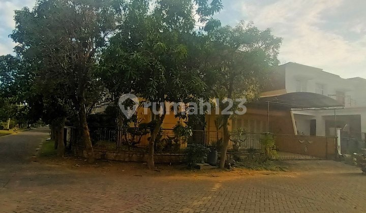 Rumah Hook Wisata Bukit Mas Palais Luxemburg Surabaya